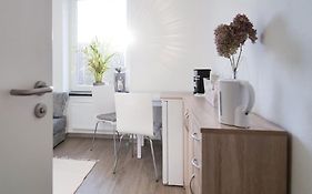 Preiswertes Modernes Gaestezimmer In Aue Bad-Schlema